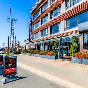 Hotel Med Airport ****